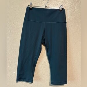 Lululemon Capris Size 8‎ Workout Gym Activewear